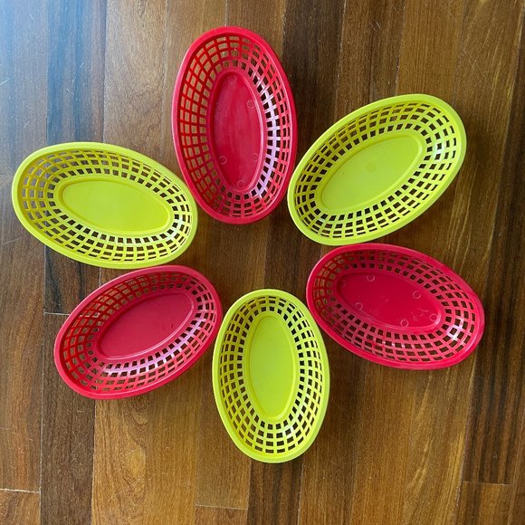 Six Plastic Meal Baskets - Picture 3 of 3